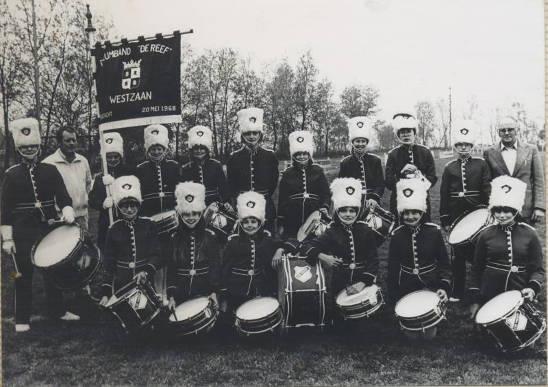 25-5-1978 10 jarig bestaan van drumband de Reef